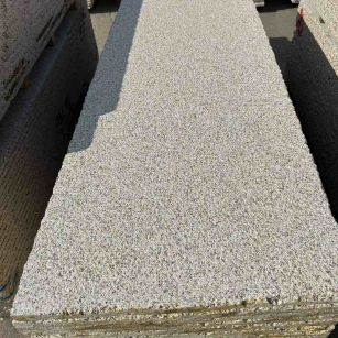 滁州 黄金麻花岗岩荔枝面毛板，半成品