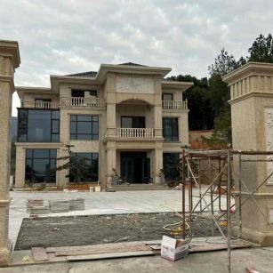 滁州 黄金麻花岗岩别墅雕花外墙干挂配上门口雕花罗马柱