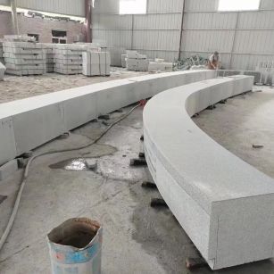 滁州芝麻白花岗岩石板材 园林光面弧形坐凳