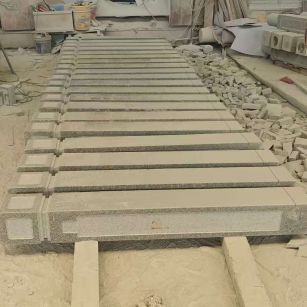 滁州 芝麻白异形加工雕刻-栏杆大柱，方柱