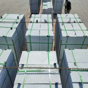 滁州 芝麻白花岗岩5公分地铺石 花岗岩厂家工厂装车日常