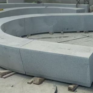 滁州 芝麻白花岗岩光面弧形坐凳