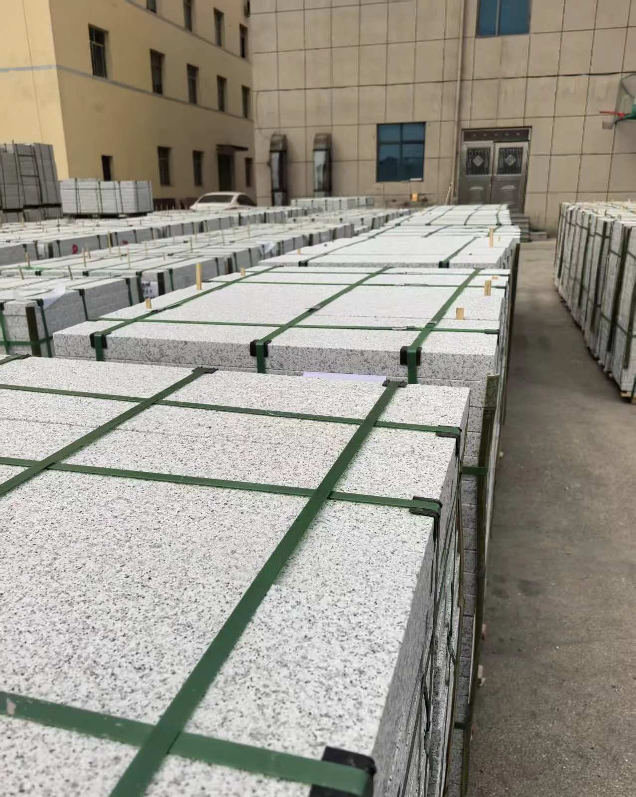 滁州 白麻花岗岩5.0公分荔枝面地铺石