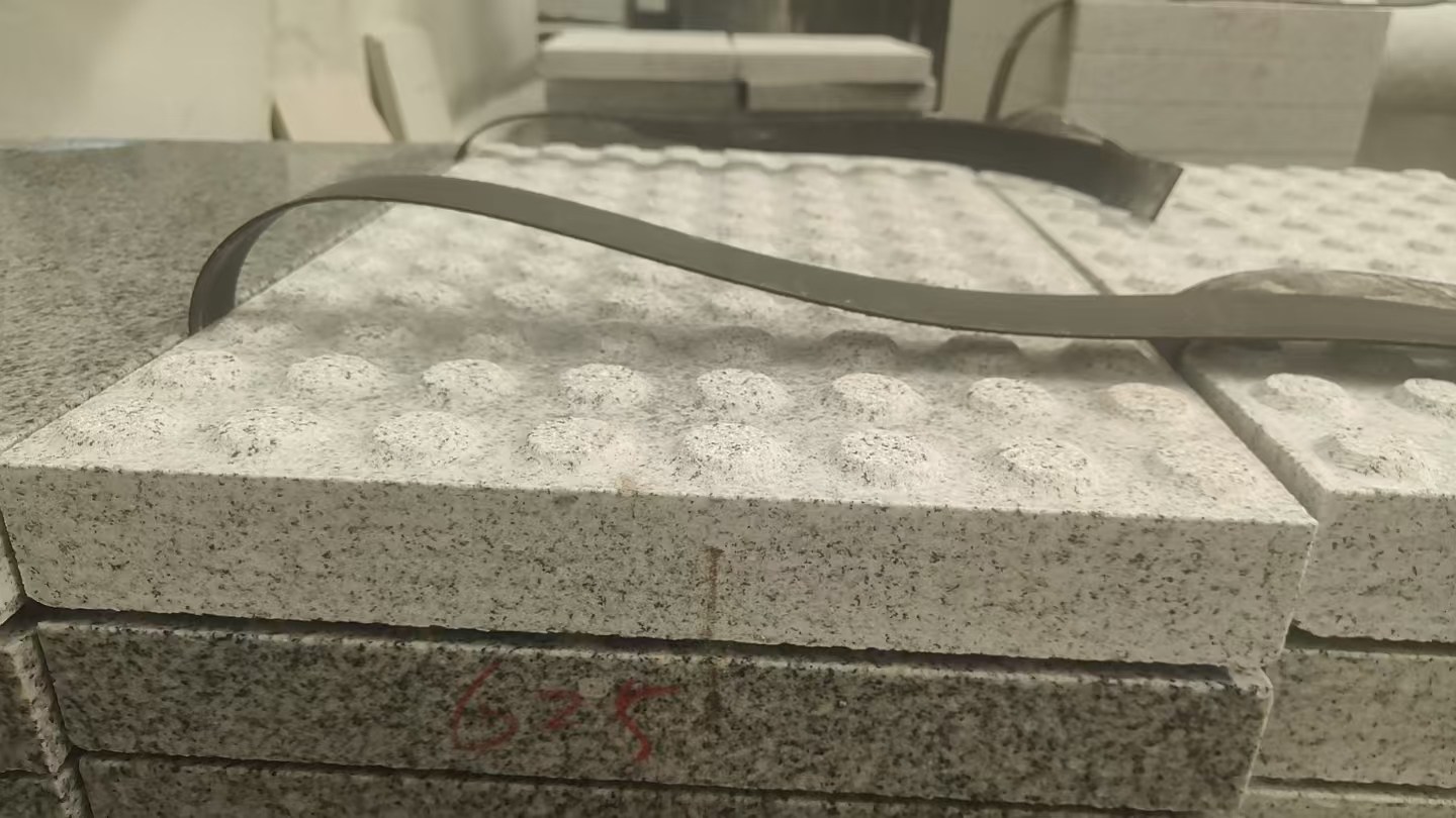 滁州 芝麻白花岗岩6.0公分荔枝面五轴加工雕刻盲点