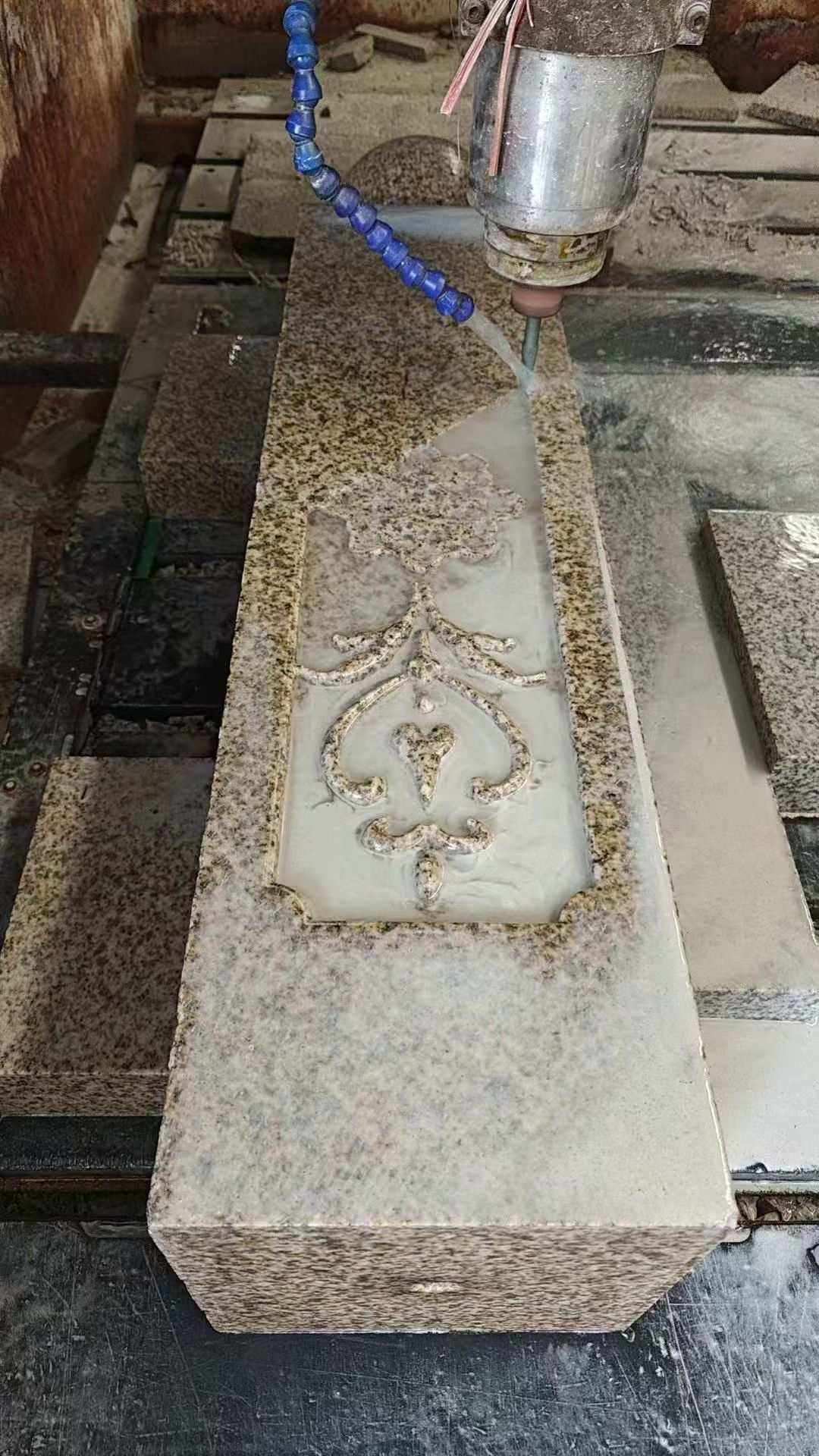 滁州 黄金麻花岗岩异形加工雕刻栏杆大柱