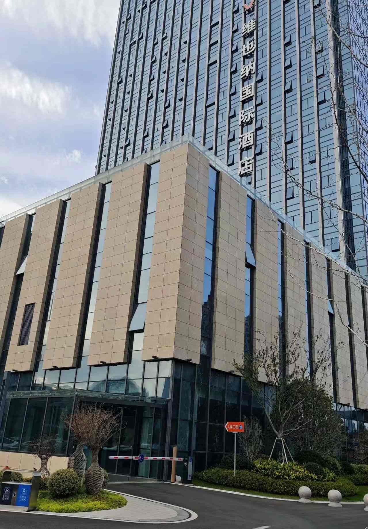 滁州 黄金麻花岗岩外墙干挂