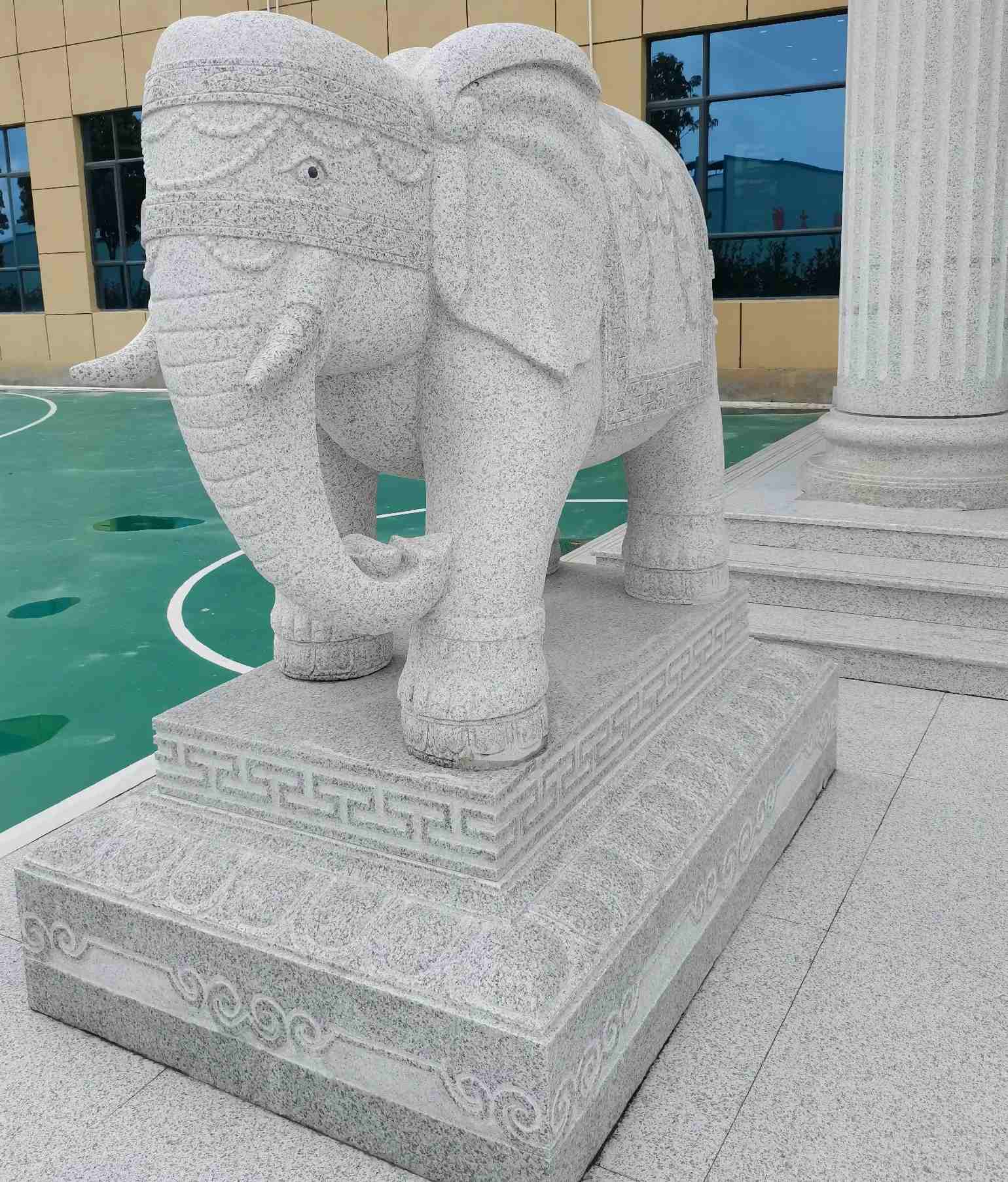 滁州 白麻花岗岩动物异形石雕-大象