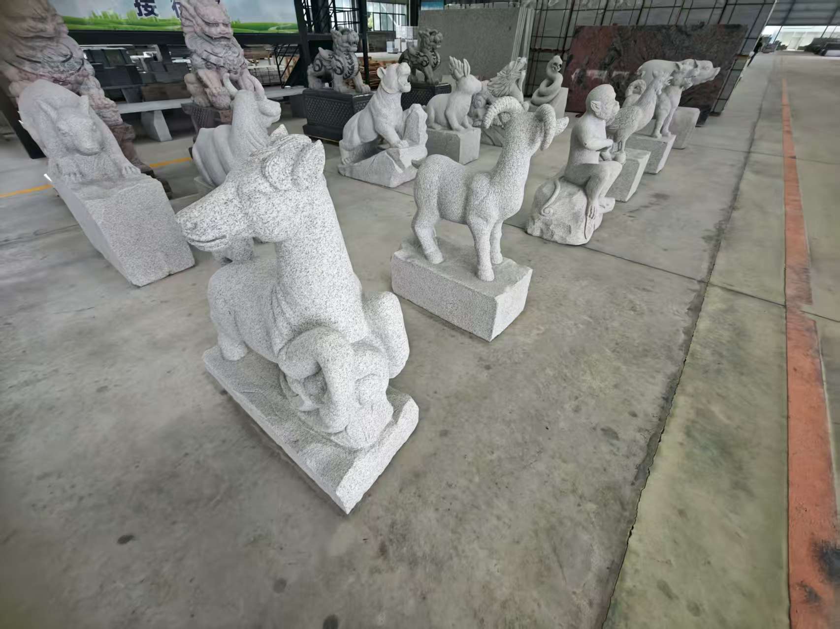 滁州 芝麻白花岗岩造型立体雕刻——十二生肖