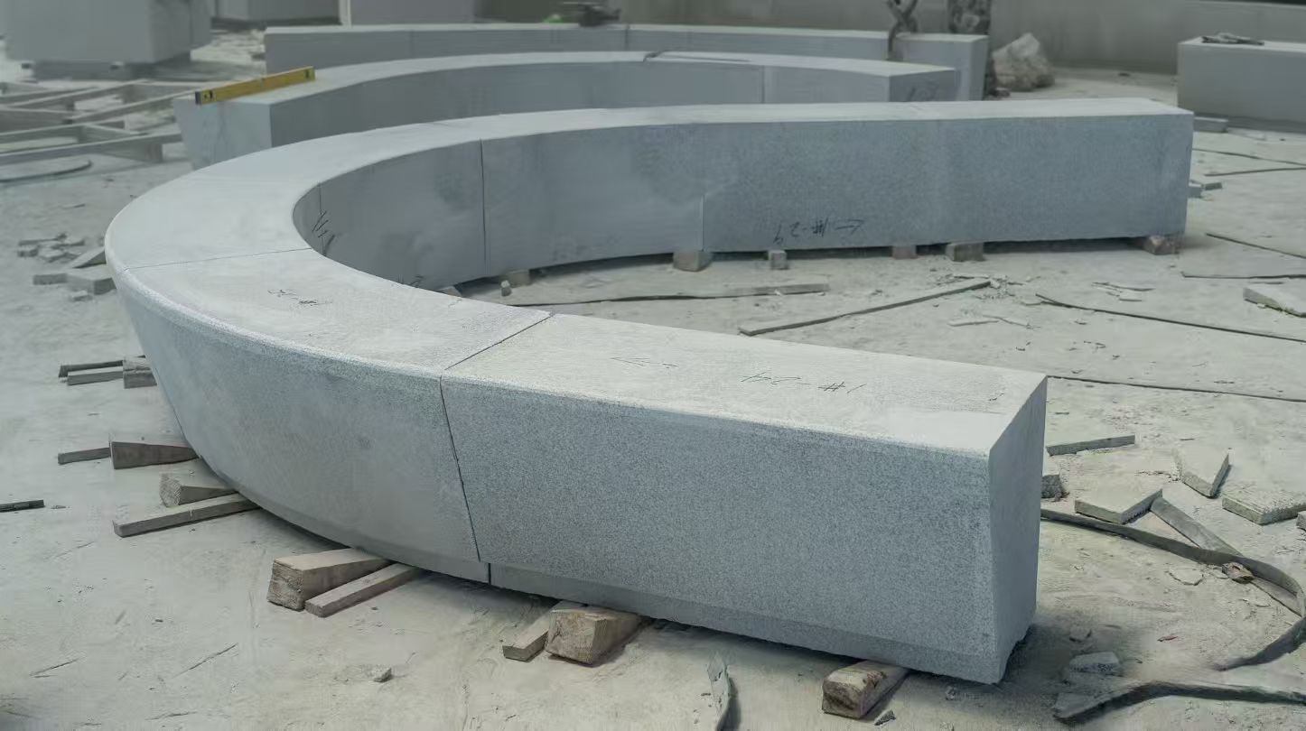 滁州 芝麻白花岗岩光面弧形坐凳