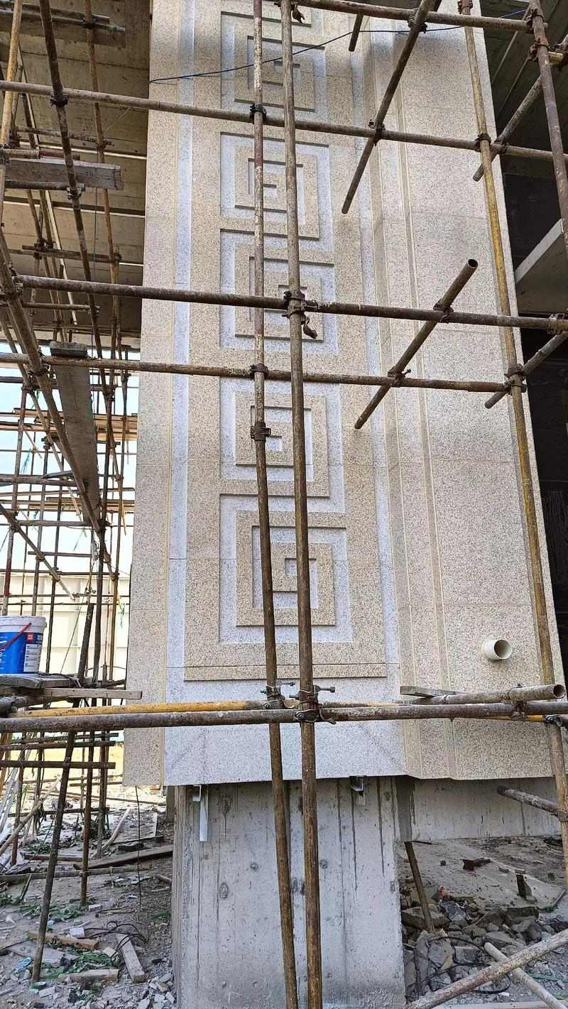 滁州 黄金麻花岗岩别墅外墙干挂回纹造型效果