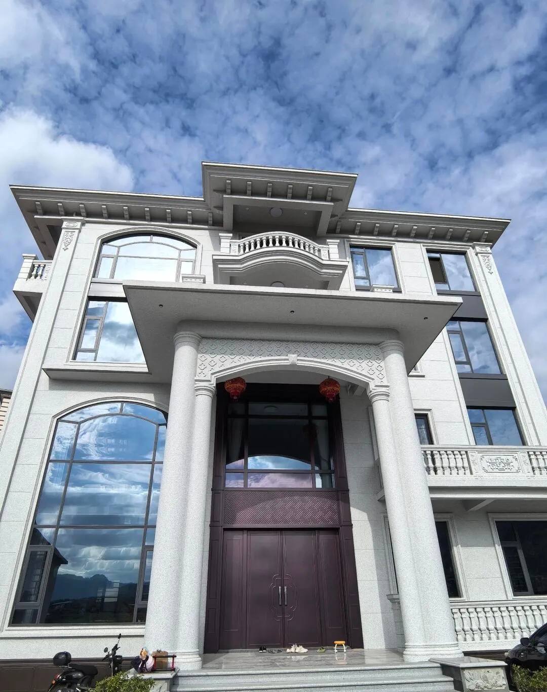 滁州白麻别墅外墙干挂石材效果示例