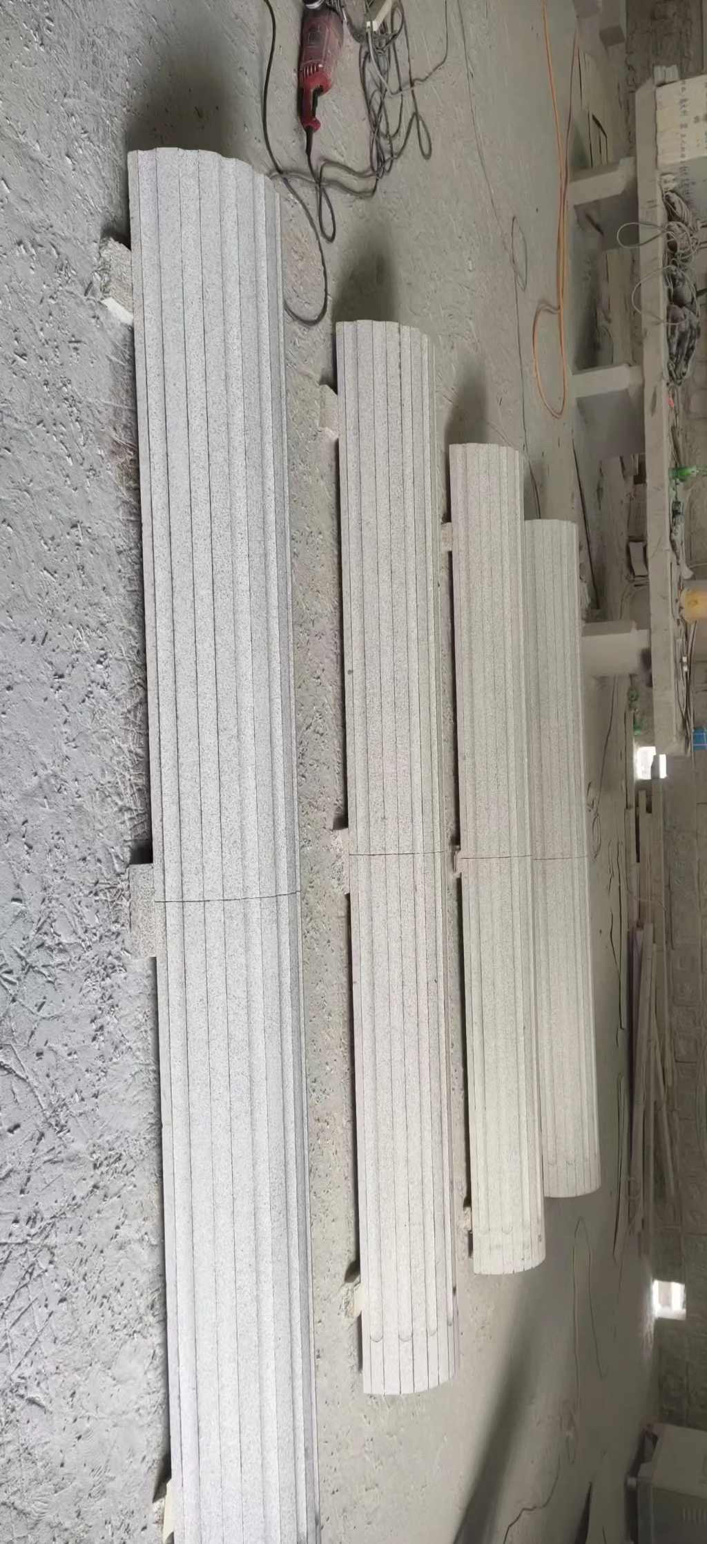 滁州 花岗岩厂家带你看白麻花岗岩门楼大柱柱皮