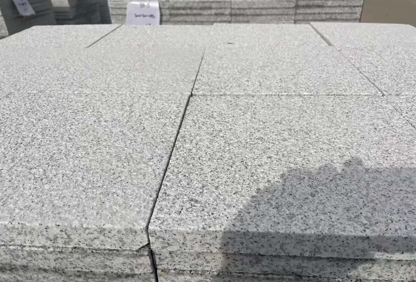 滁州 白麻花岗岩石材推荐 荔枝面地铺石