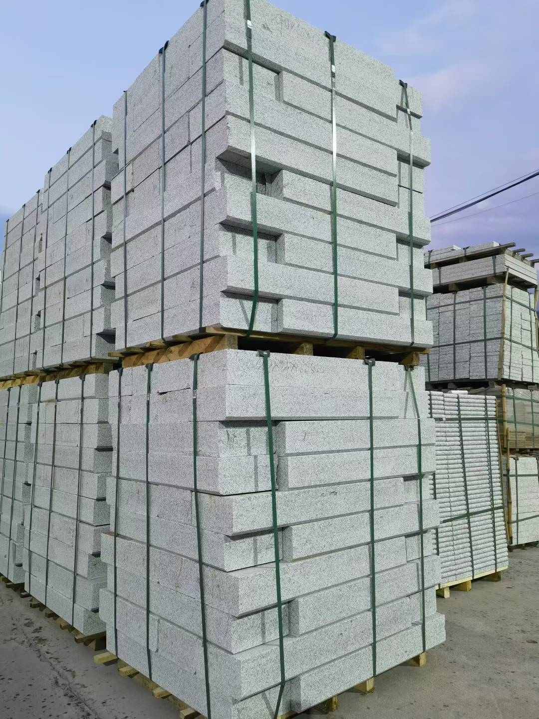 滁州 芝麻白花岗岩路沿石，路缘石，路肩石，道牙，立缘石，马路牙子，街沿石，侧石等