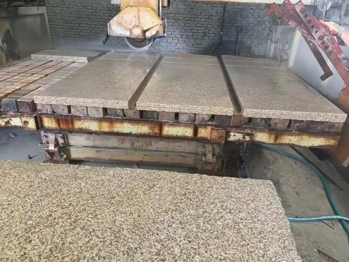 滁州 黄金麻荔枝面成品板加工