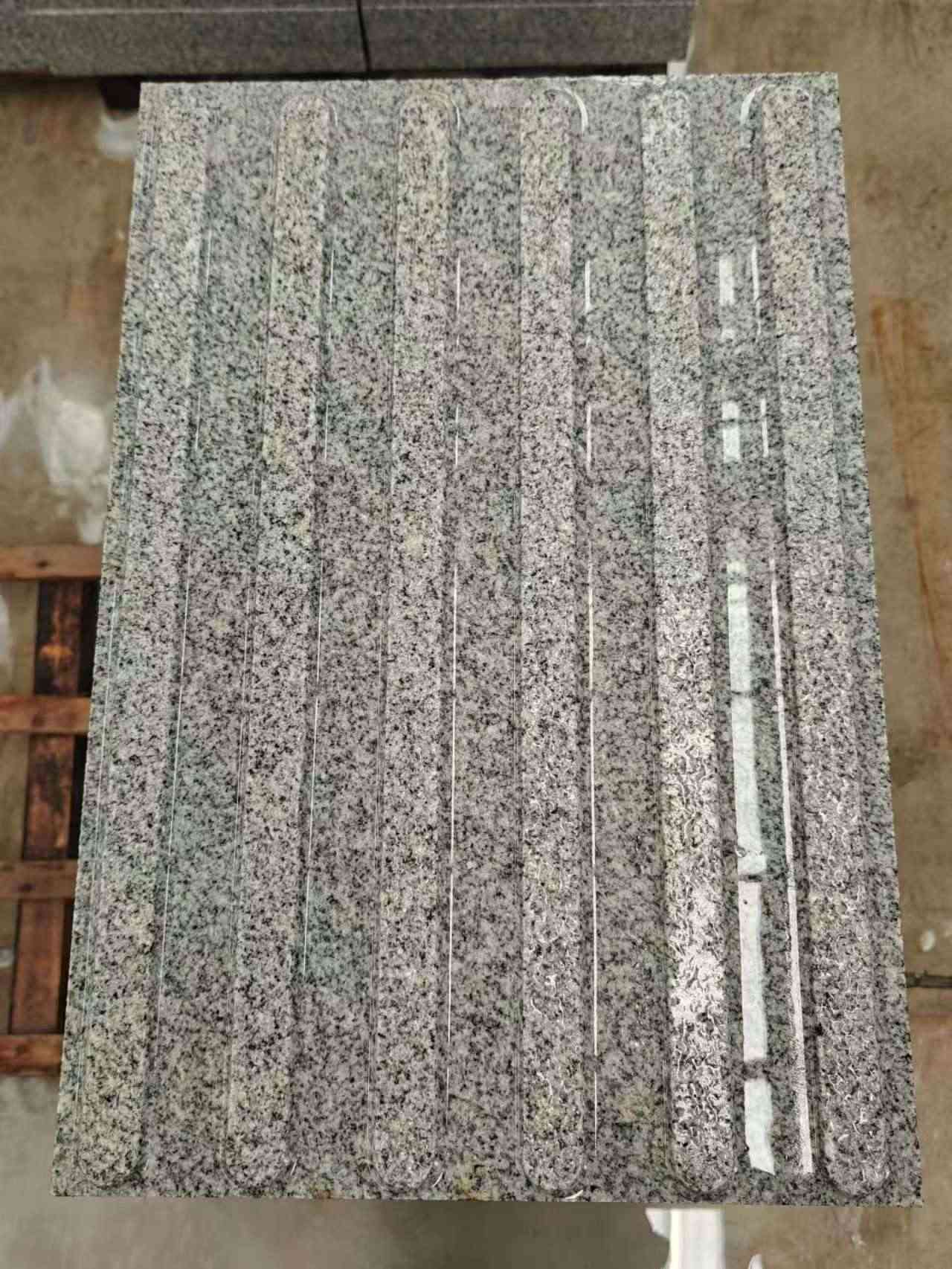 滁州 芝麻白花岗岩荔枝面雕刻盲道，盲条