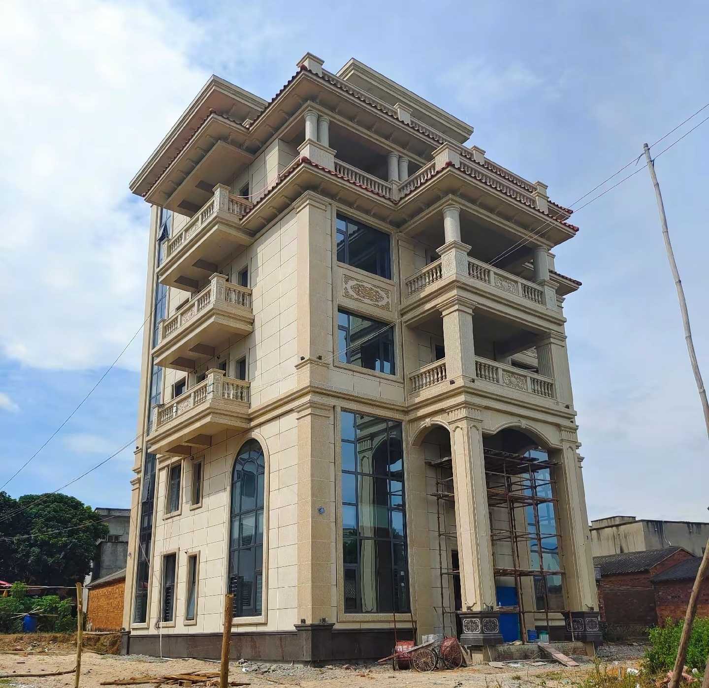 滁州 黄金麻花岗岩石材别墅外墙干挂搭配（雕花栏杆花瓶柱门楼罗马柱）