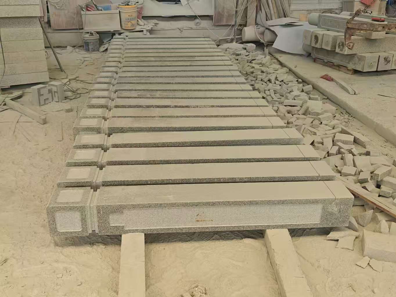 滁州 芝麻白异形加工雕刻-栏杆大柱，方柱