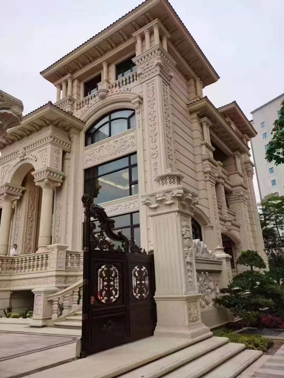 滁州 黄金麻花岗岩别墅外墙干挂效果展示